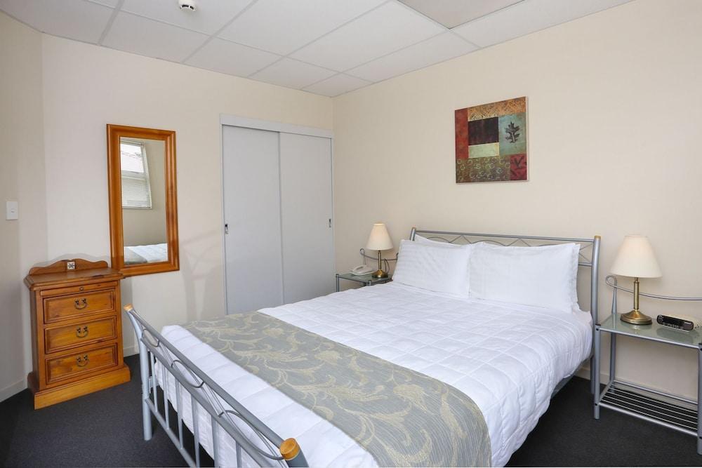 Kudos Business Suites & Airport Motel Оукланд Екстериор снимка