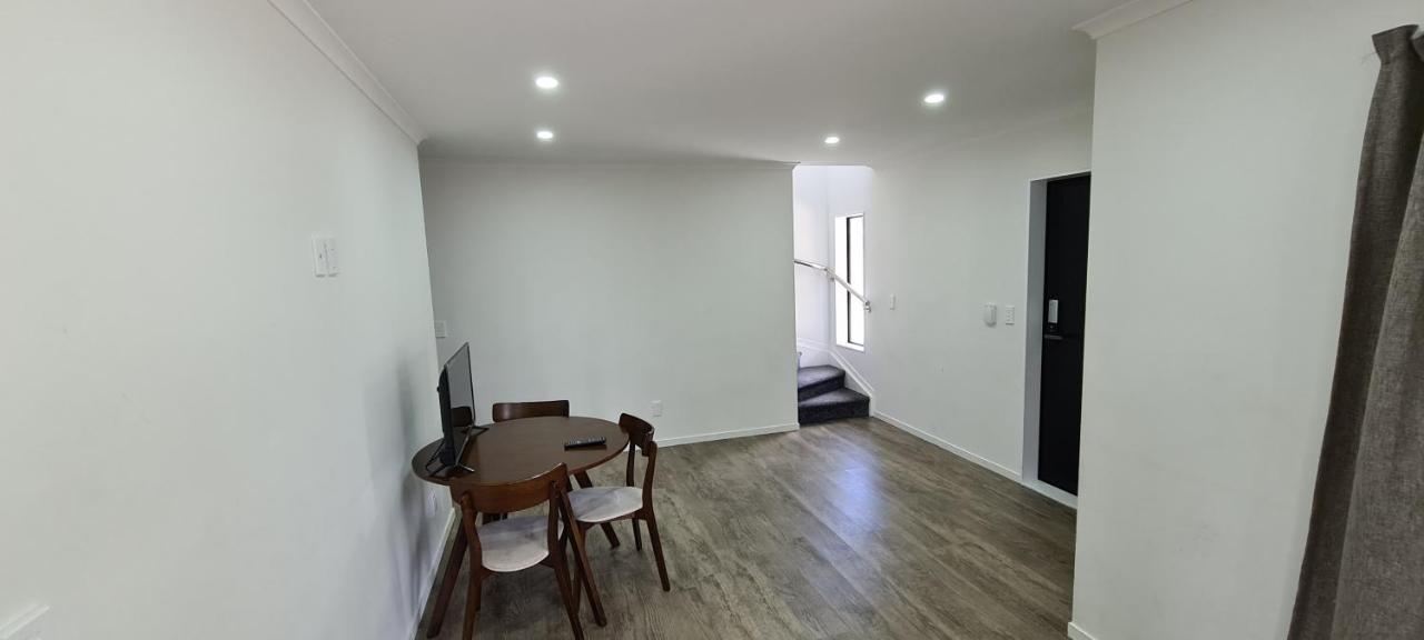Kudos Business Suites & Airport Motel Оукланд Екстериор снимка