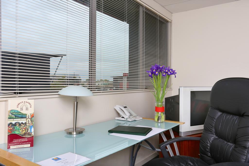 Kudos Business Suites & Airport Motel Оукланд Екстериор снимка