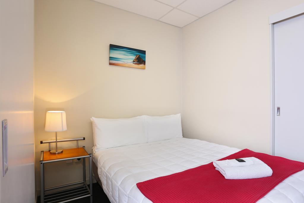 Kudos Business Suites & Airport Motel Оукланд Екстериор снимка