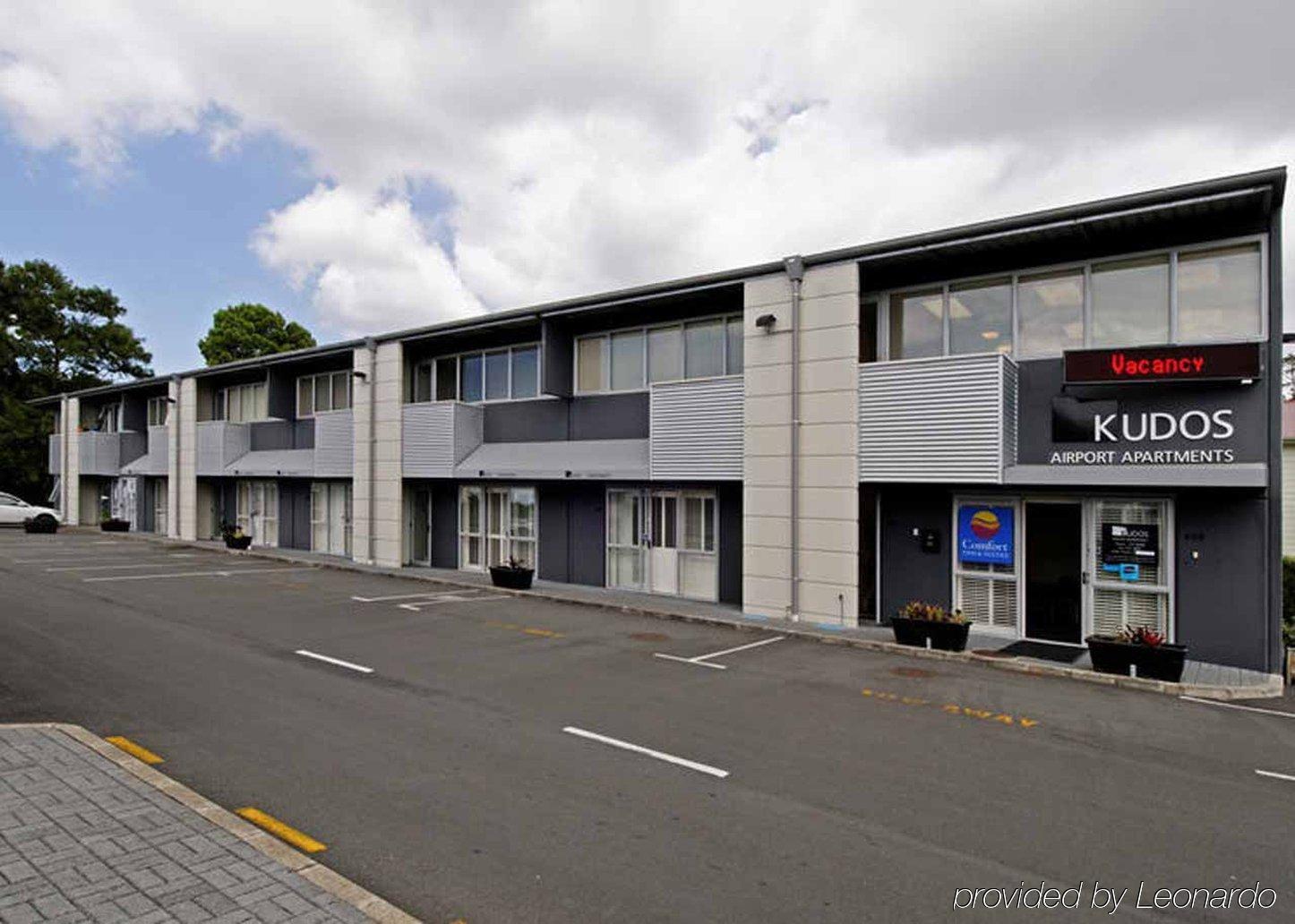 Kudos Business Suites & Airport Motel Оукланд Екстериор снимка