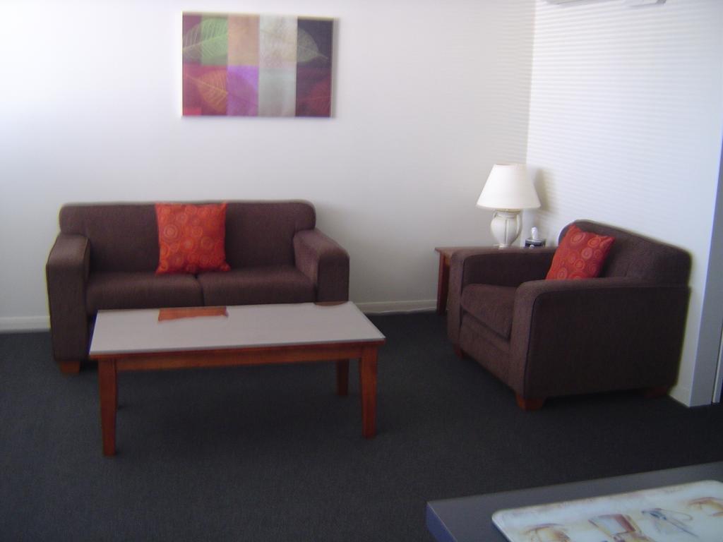 Kudos Business Suites & Airport Motel Оукланд Екстериор снимка